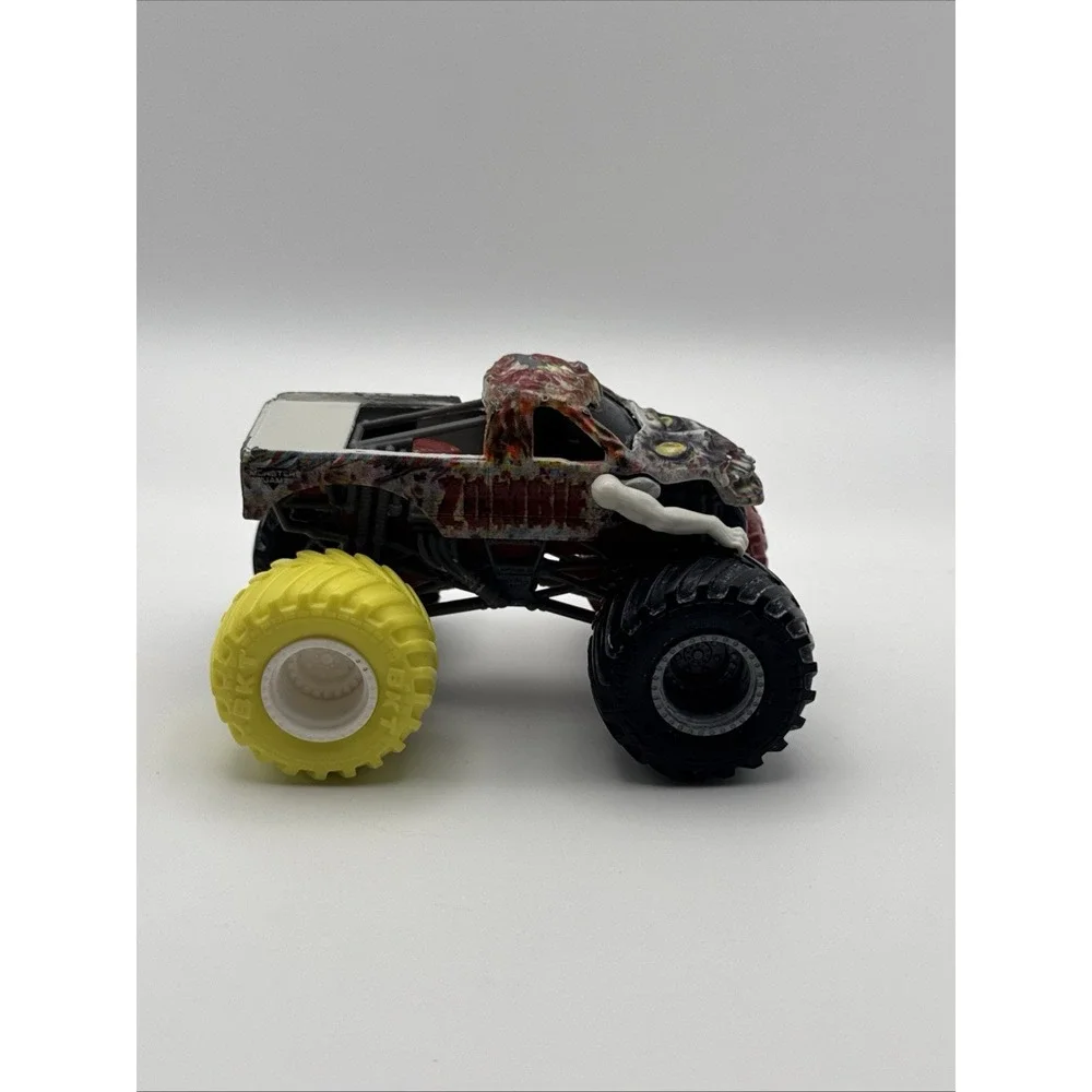 Spin Master Monster Jam PHASED OUT ZOMBIE Truck 1:64